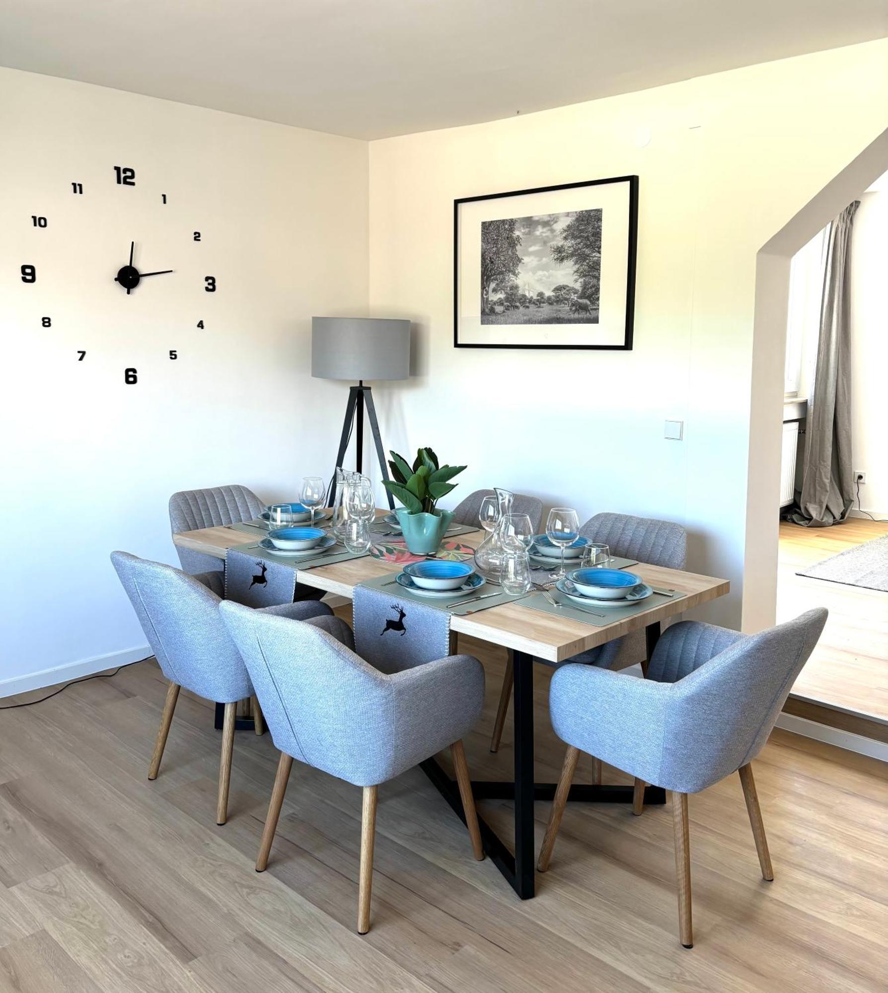 Gesamte Wohnung, Kueche, Parkplatz, Terrasse バート・ベリンゲン エクステリア 写真