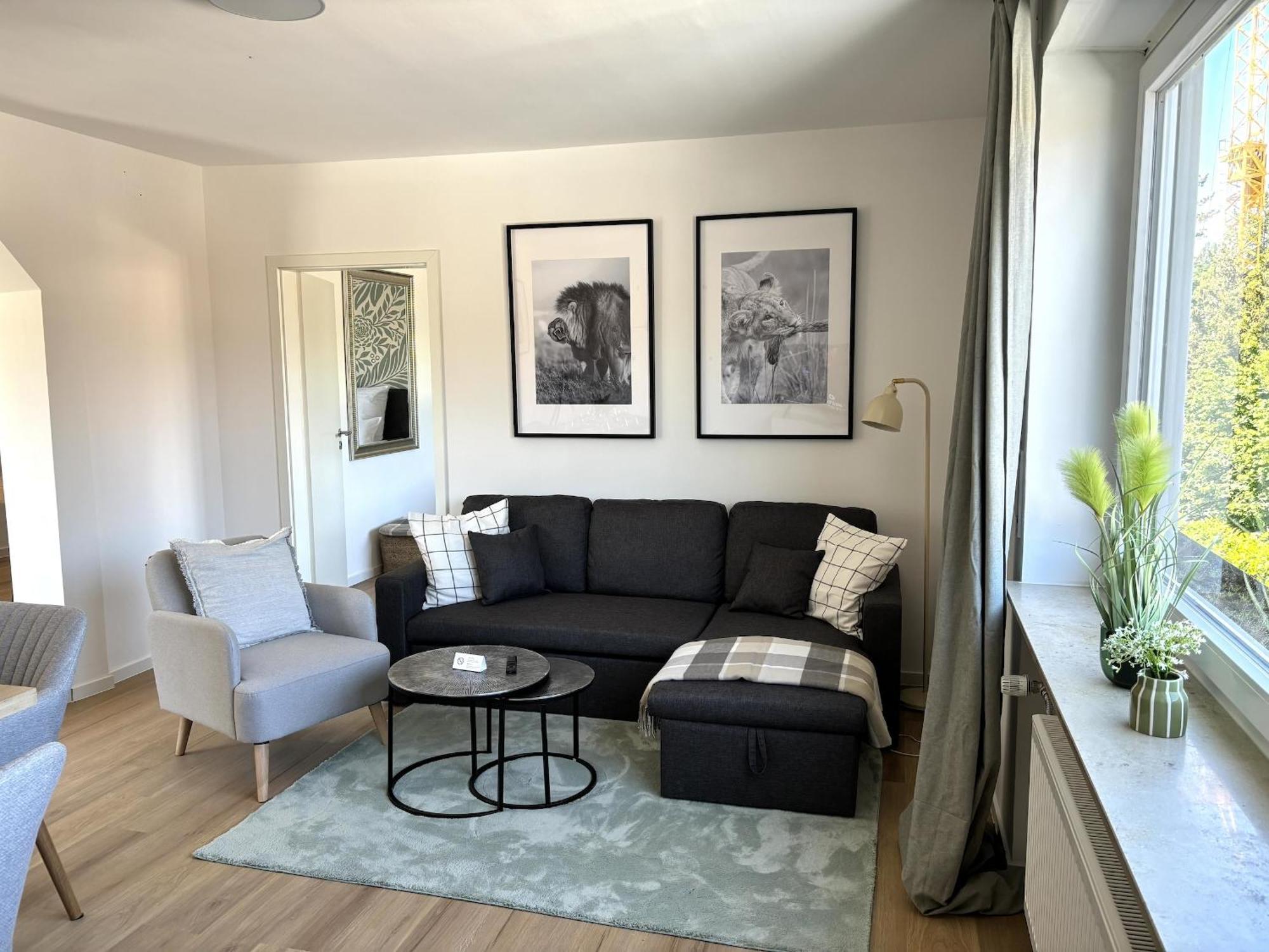 Gesamte Wohnung, Kueche, Parkplatz, Terrasse バート・ベリンゲン エクステリア 写真
